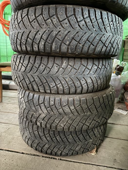 Продам зимние шины 185/65/R15 Michelin