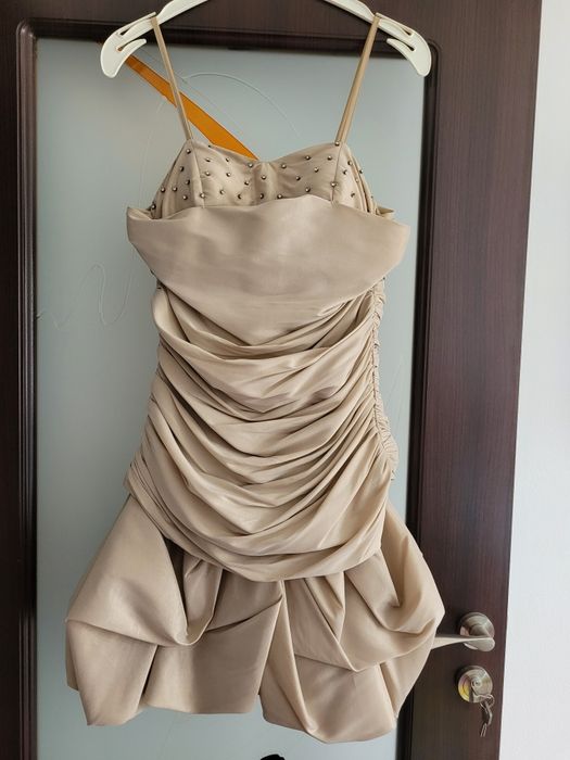 Vând rochita eleganta S