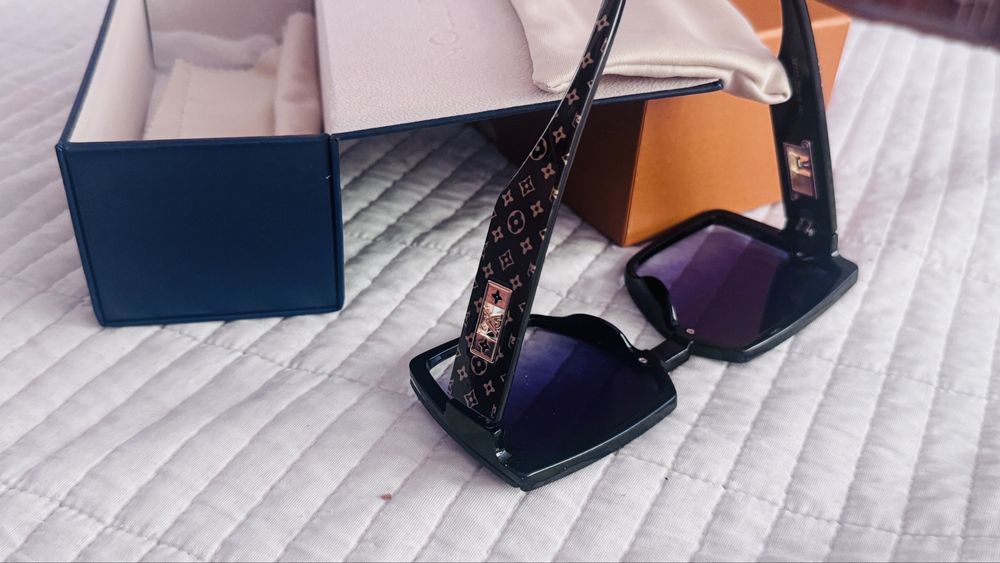 Ochelari noi in cutie Louis Vuitton