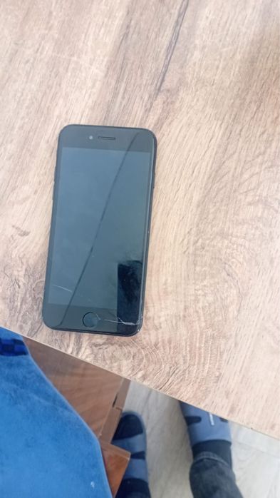 Продам Apple iPhone 7