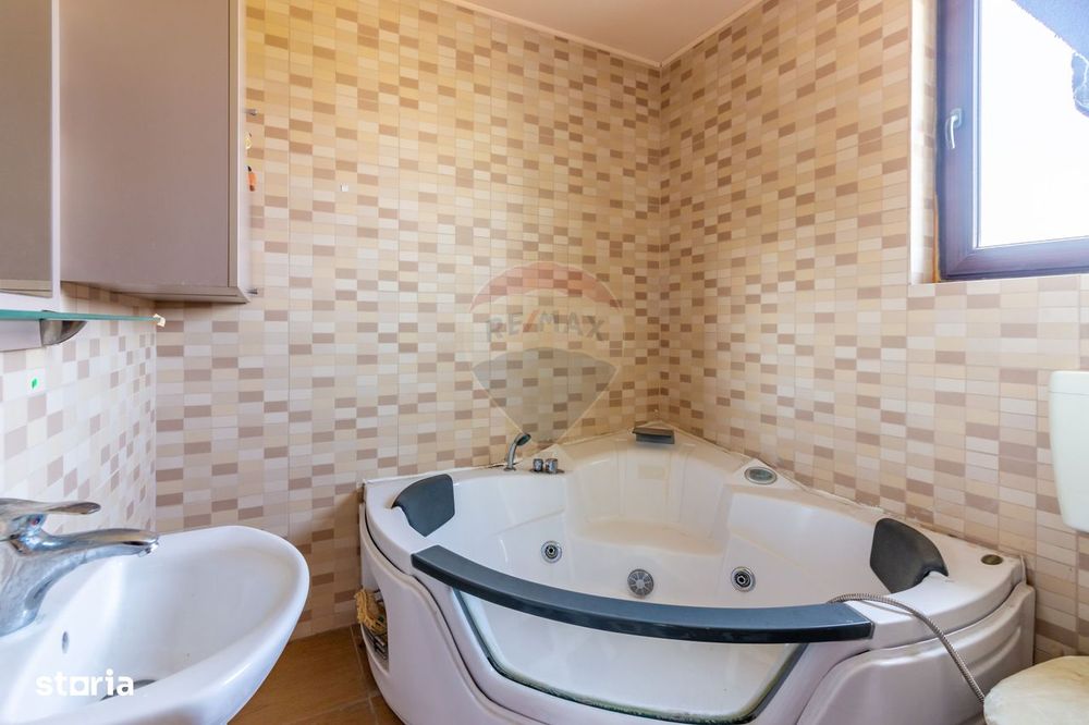 Casă / vilă de vânzare în Balotești | aprox. 350 mp | teren 1.015 mp