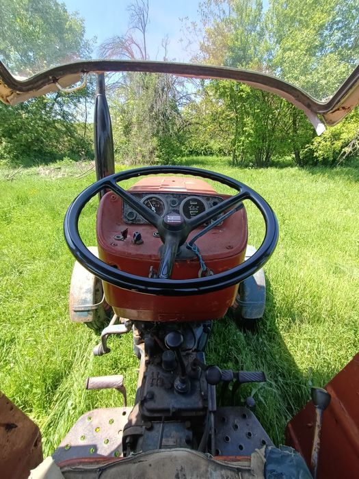 Vând tractor fiat 445