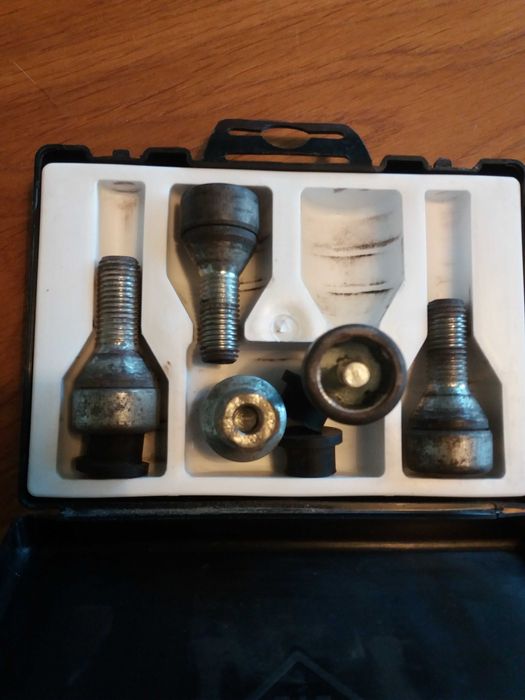 Секретни болтове BMW OPEL и др.