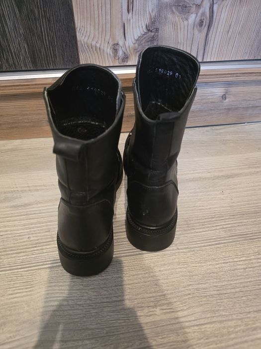 Боти от естествена кожа