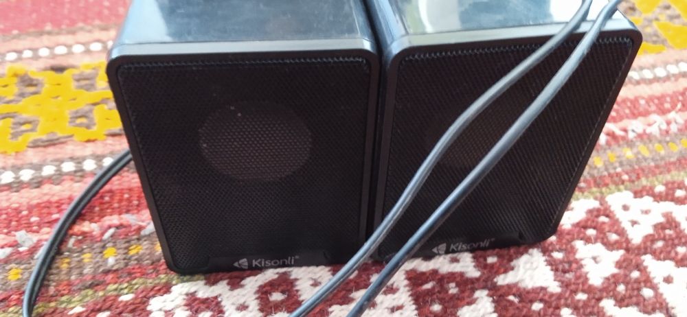 Kompyuter. Hamma narsasi bor. Holati zoʻr. yili yangi.