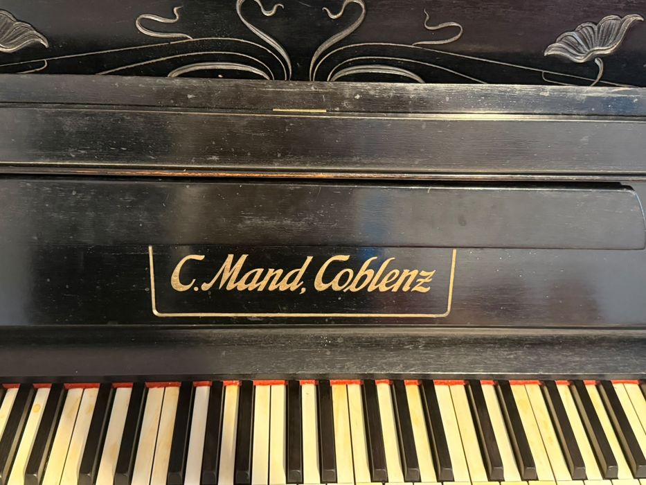 Pianina de vanzare