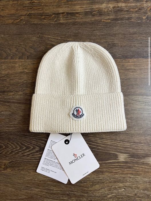 Оригинальные шапки , новые