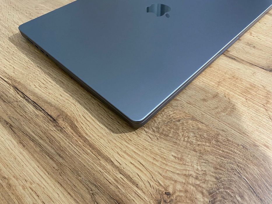 MacBook Pro 16" M1 MAX 10-CPU, 32-GPU, 64GB RAM, 512GB SSD