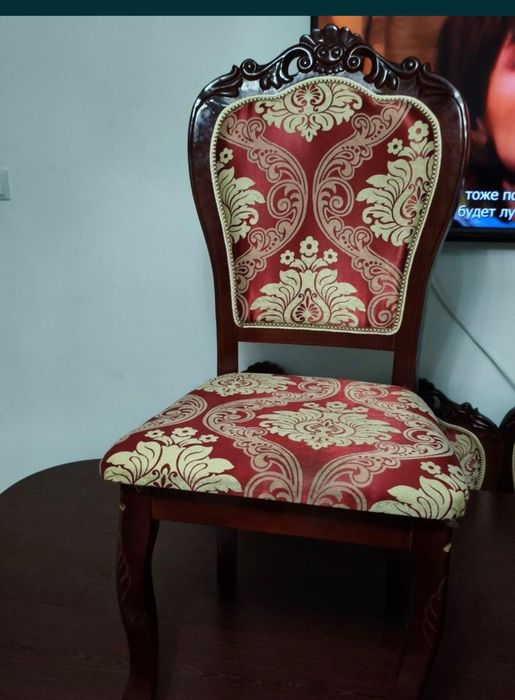 Продам стол сол стульями в идеальном состоянии