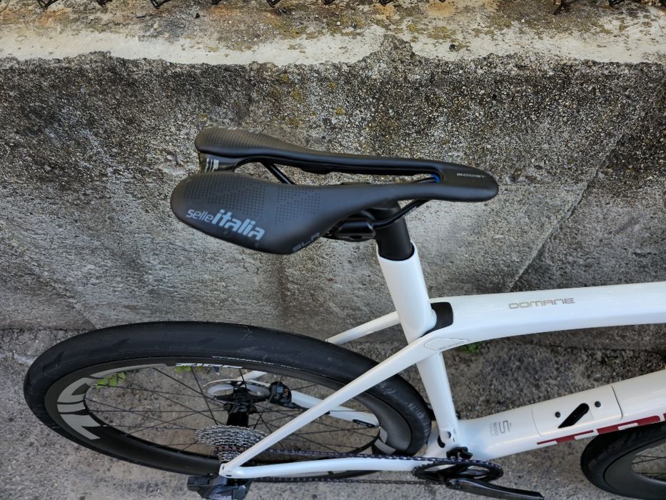 Висок Клас Карбонов Trek Domane Endurance 56 см рамка Шосеен велосипед Force електронен монтаж 1х12 , Zipp Карбонови капли