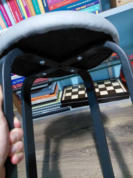 Scaun Stivuibil Tapitat Metal, NOU