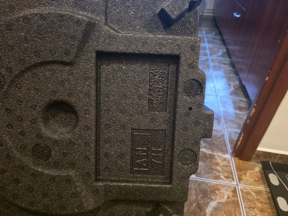 Vand cutie scule subaru outback  și covoare
