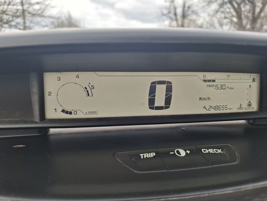 Продавам Ситроен С-4 1.6HDI 90k.c.