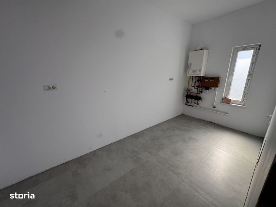 Duplex Despartit, Suprafata Generoasa , Toate Utilitatile