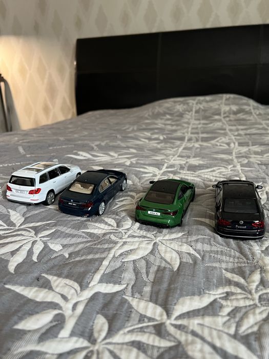 Игрушечные машинки