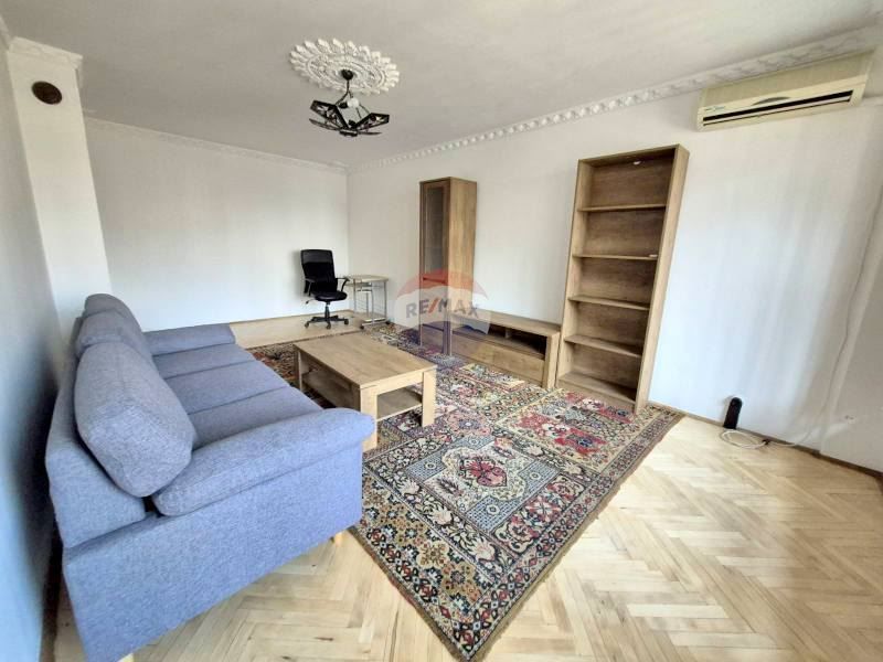 Дава се под наем Двустаен апартамент в Варна, Левски - 65 кв.м за 408 € - Снимка #1