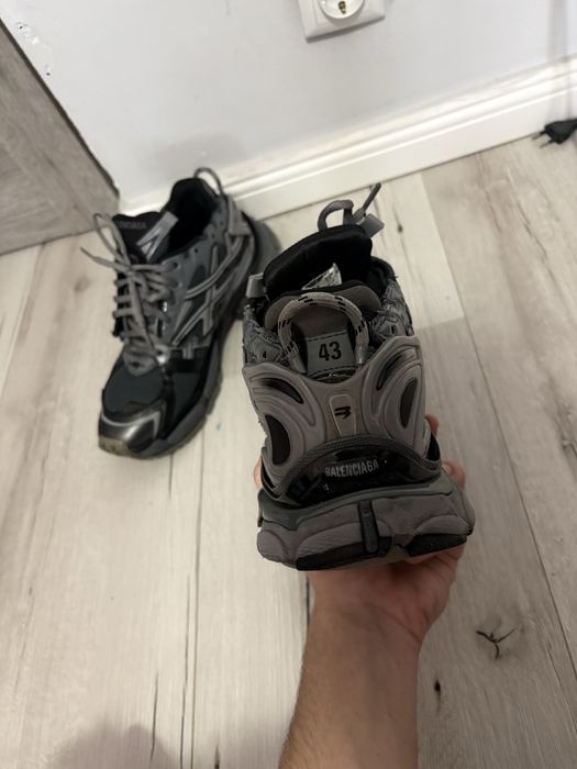 Balenciaga runner grey