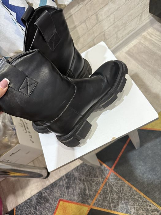 Продам зимние сапоги цигейка6000 тг