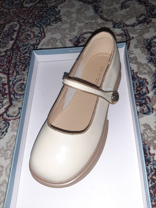 Красивые женские туфли Лофер