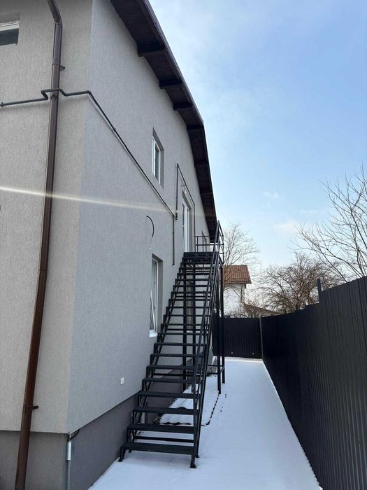 Spatiu de vanzare!! Aprox 1000m2 pe 3 nivele