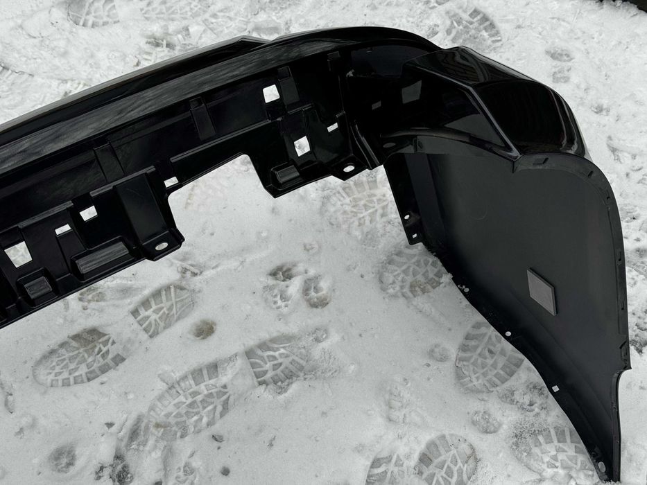 Задний бампер  Lexus LX570