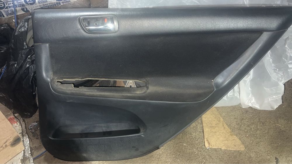 Дверные карты от камри 30