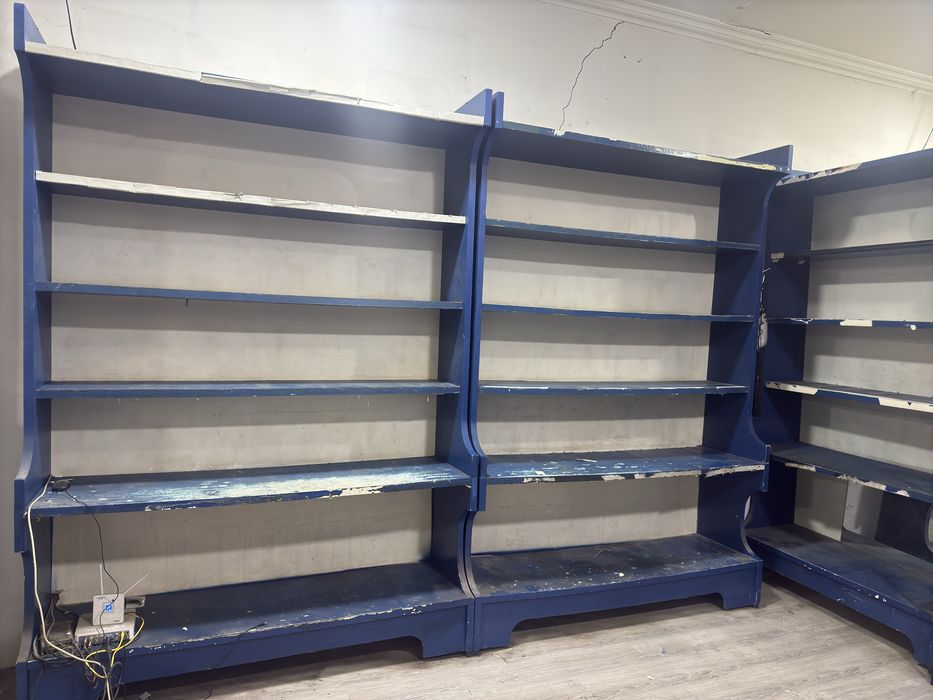 Срочно витрина сотилади прочный бакувватхар битта по 150кг ча кутаради