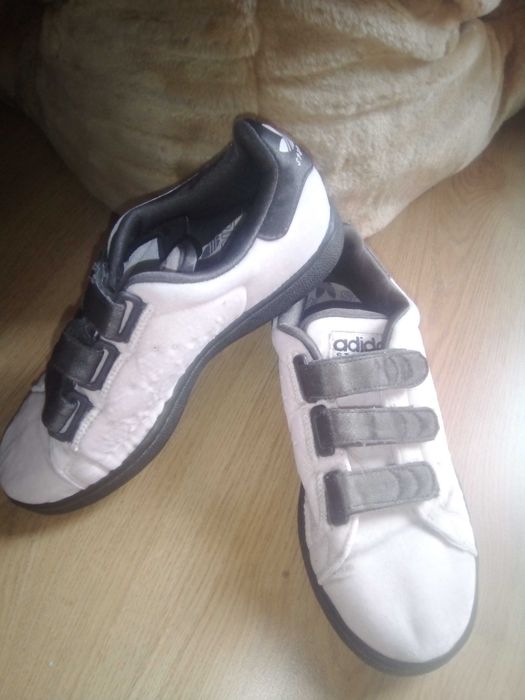 Велурени кецове Адидас 36/5
