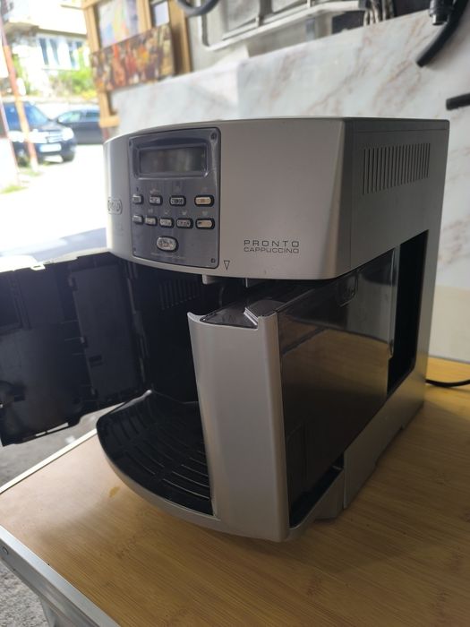 Кафе машина Delonghi