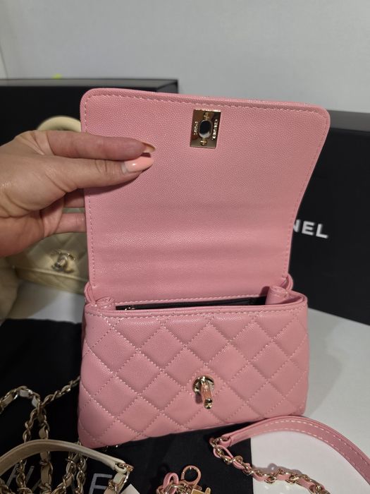 Дамска чанта Chanel Coco Handle Small 20C