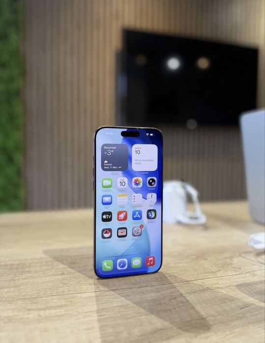 iPhone 16 PRO / 100% Health Battery / GOLD / FAC Schimburi