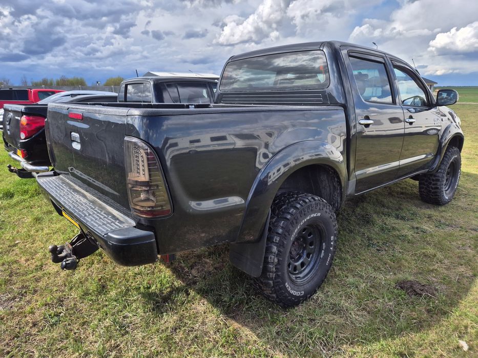 Dezmembrez Toyota Hilux 3.0 Invincible 2006-2016