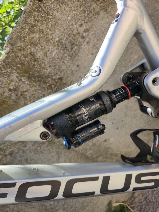 Ендуро Focus Jam 29 цола M размер 1x12 GX Електронни скорости  Sram Full Rockshox Suspension DT swiss Sram code 4-бутални