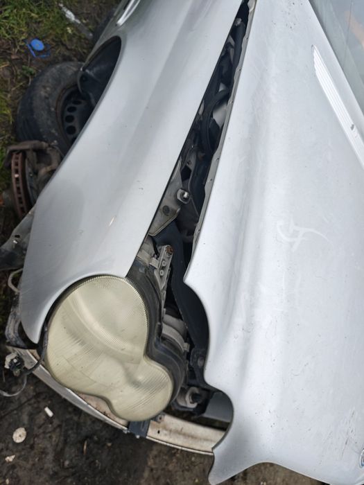 Кола на части - мерцедес C 200