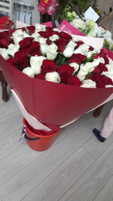 Цветы роза 51шт метровый