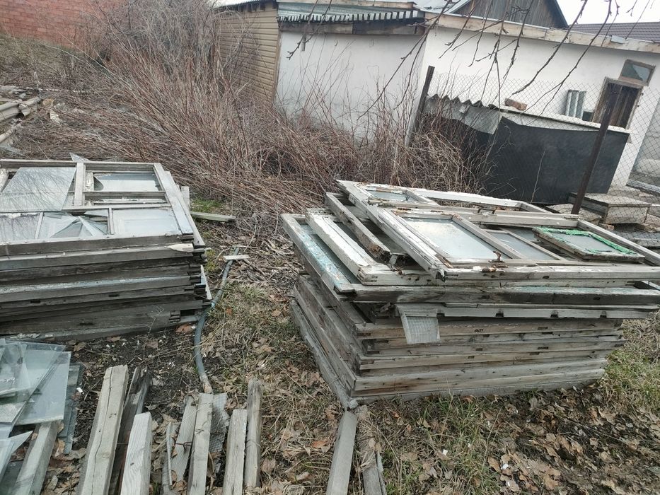 Оконные рамы , б/у