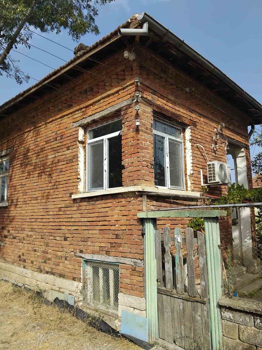Продавам къща от собственик в село Голямо Пещене област Враца