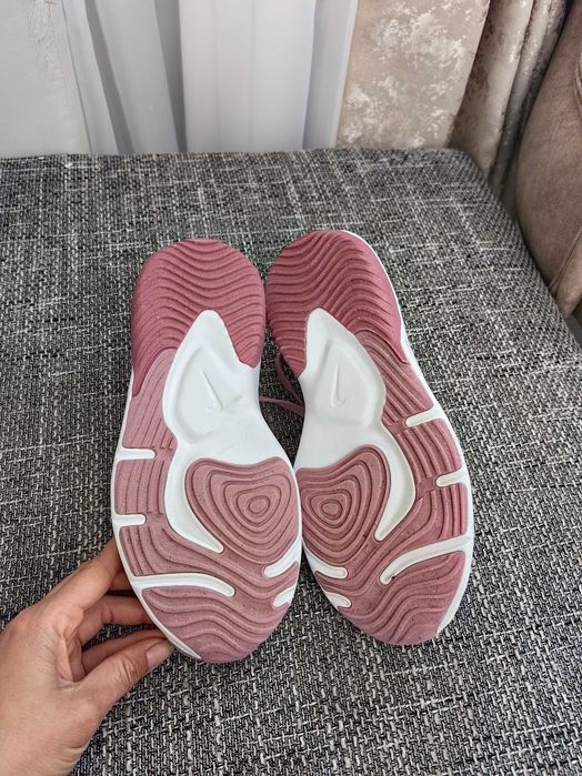 Маратонки Nike 41