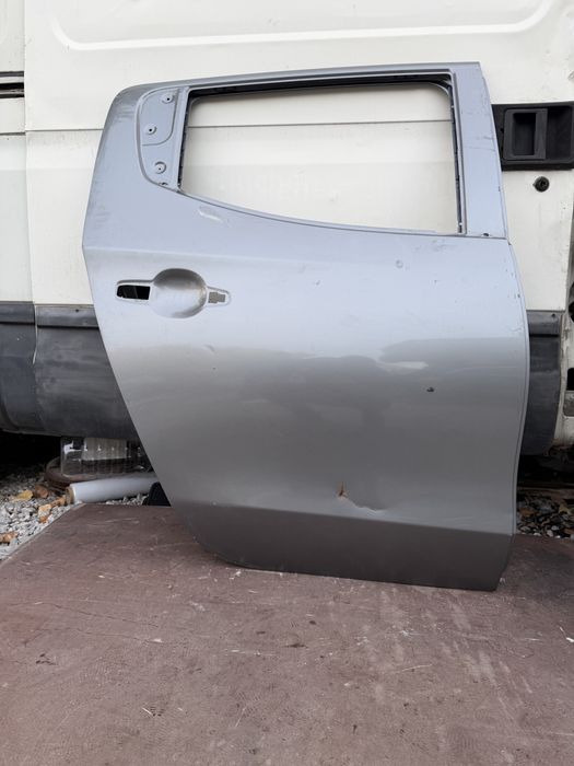 Врата Mitsubishi L200 2015 год.-