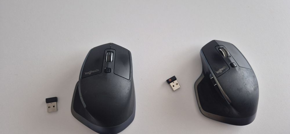 Vand 2 x  mouse Logitech MX Master