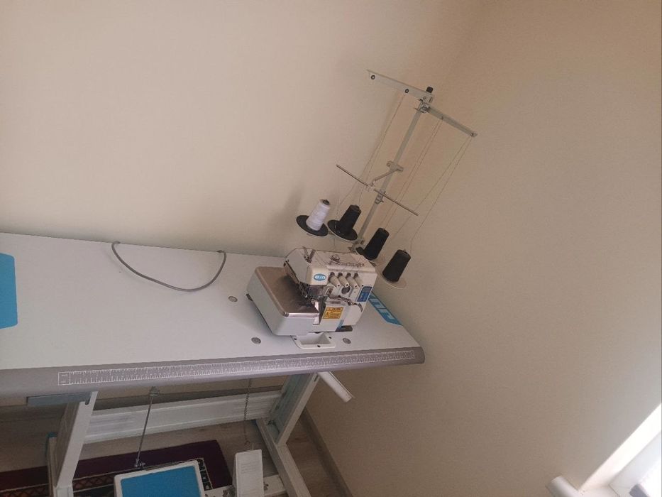 Averlok tikuv mashinasi