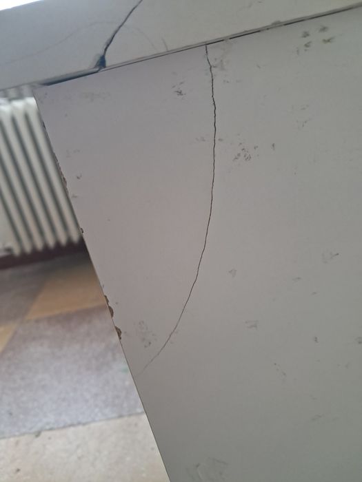 Vand birou cumpart de la Jisk