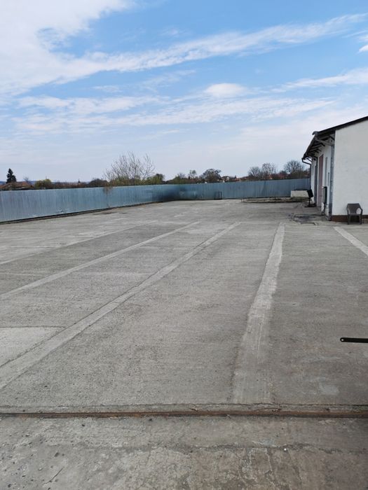 Închiriere curte betonată + birou | parcare auto Târgu Mureș