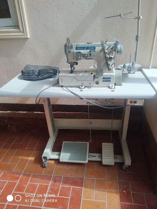 Распошивальная швейная машинка