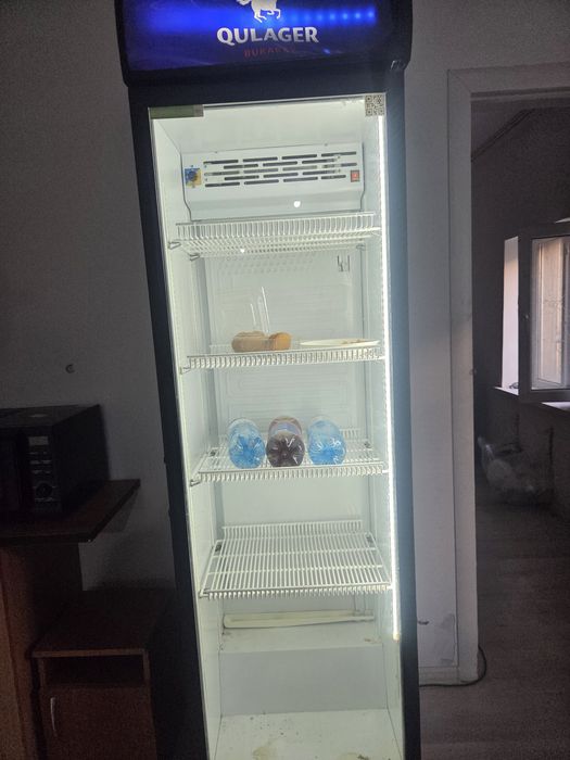 Витрины холодильник  2 метровый