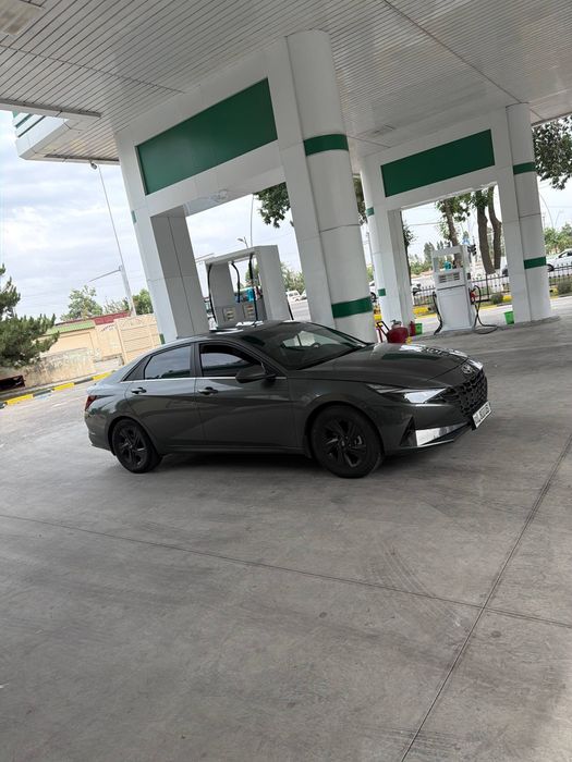 Hyundai Elantra 2022 fulldan bitta oldingi pozitsiya 16.800 y.e narx