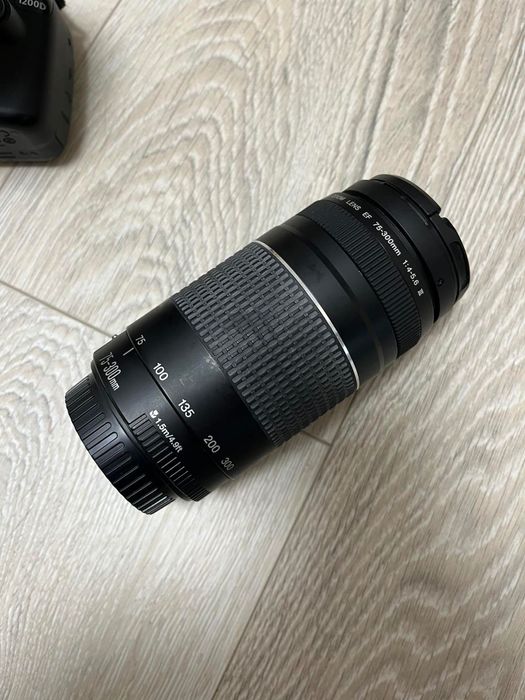 Фотоапарат Canon EOS 1200D