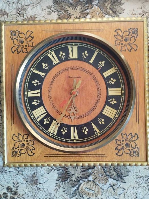 Часы Советские настенные Янтарь