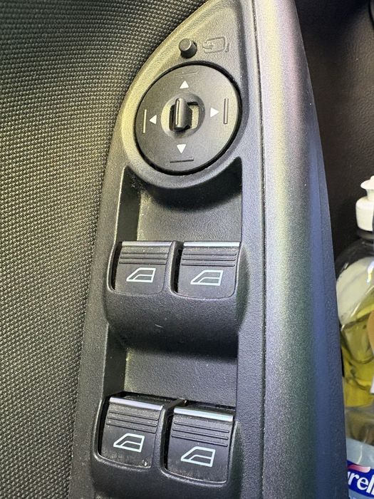 Ford Focus 78.000 km Pachet Iarnă (Parbriz + Volan + Scaune încălzite)