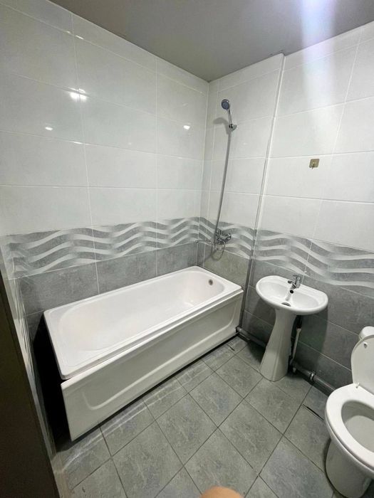 МЕТРО 3-бекат 1 км Янги Дархон 1/16/17 43м2